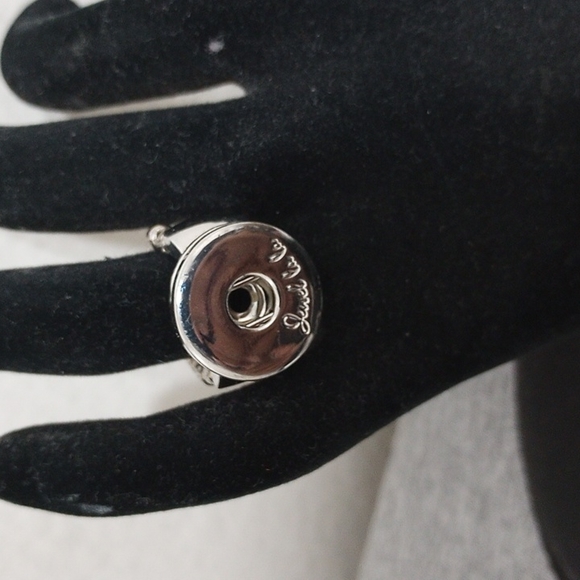 Stretchable Ring - Picture 2 of 8